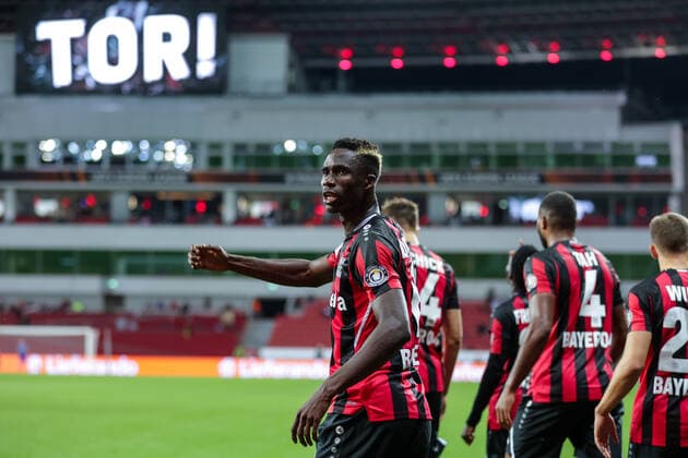 16.09.2021, Fussball, Saison 2021 2022, UEFA Europa League, Gruppenphase, 1. Spieltag, Bayer 04 Leverkusen - Ferencvaros Budapest Odilon Kossounou (Bayer 04 Leverkusen) bejubelt den Treffer zum 2:1. Foto: RHR-Foto Dennis Ewert Leverkusen BayArena NRW Deutschland xRHR-FOTO DEx