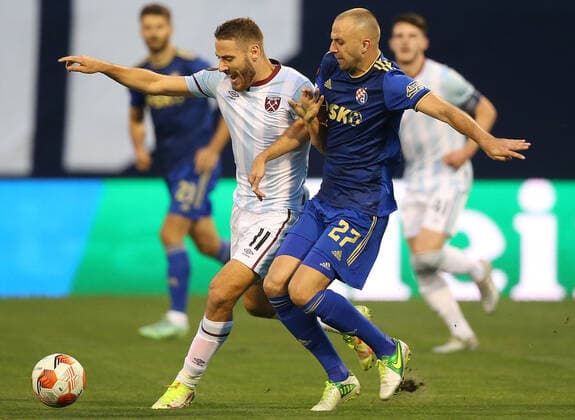Dinamo Zagreb v West Ham United UEFA Europa League Nikola Vlasic of West Ham United and Josip Misic of Dinamo Zagreb in action during the UEFA Europa League Group H match at Stadion Maksimir, Zagreb Content Not Available For UK Newspapers Copyright: xPaulxChestertonx FIL-15878-0228
