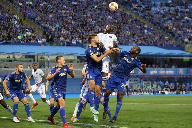 Dinamo Zagreb v West Ham United UEFA Europa League Kurt Zouma of West Ham United in action during the UEFA Europa League Group H match at Stadion Maksimir, Zagreb Content Not Available For UK Newspapers Copyright: xPaulxChestertonx FIL-15878-0233