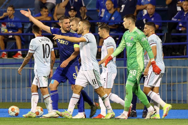 Dinamo Zagreb v West Ham United UEFA Europa League Tempers flare during the celebrations for West Ham s 2nd goal during the UEFA Europa League Group H match at Stadion Maksimir, Zagreb Content Not Available For UK Newspapers Copyright: xPaulxChestertonx FIL-15878-0285
