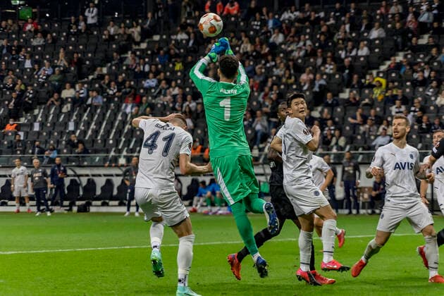UEFA Europa League, Eintracht Frankfurt vs. Fenerbahce Istanbul, Frankfurt, Deutsche Bank Park, 16.9.2021 Altay Bayindir (Fenerbahce Istanbul 1), Eintracht Frankfurt vs. Fenerbahce Istanbul, Frankfurt, Deutsche Bank Park, 16.9.2021 Copyright: xBEAUTIFULxSPORTS Gawlikx