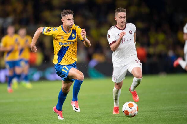 Broendbys Andreas Bruus og Sparta Prags Adam Hlozek Europa League-kampen i gruppe A mellem Broendby IF og Sparta Prag, paa Broendby Stadion torsdag den 16. september 2021.. , Copyright: THOMASxSJOERUPx cop101 spdk20210916-232332-L