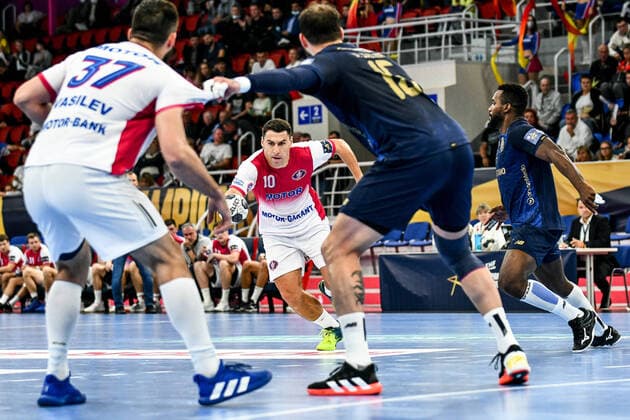 ZAPORIZHZHIA, UKRAINE - SEPTEMBER 16, 2021 - Centre back Barys Pukhouski of HC Motor controls the ball during the 2021 2022 EHF Champions League Matchday 1 Group B game against FC Porto at the Yunist Palace of Sports, Zaporizhzhia, southeastern Ukraine. HC Motor 30-27 FC Porto in EHF CL Men match in Zaporizhzhia  Copyright: xDmytroxSmolyenkox
