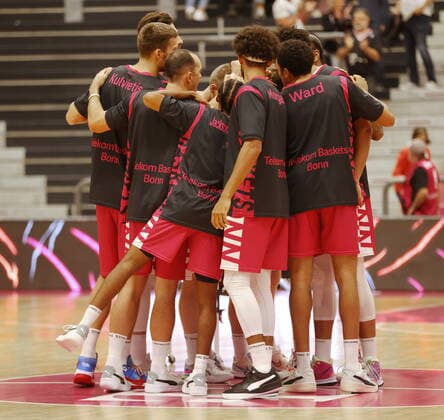Telekom Baskets Bonn vs. Basketball Löwen Braunschweig easyCredit BBL 1. Bundesliga , Saison 2021 2022 , Testspiel