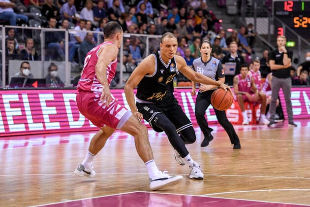 Testspiel, Telekom Baskets Bonn vs. Basketball Löwen Braunschweig, 17.09.2021 +, Testspiel, Telekom Baskets Bonn vs. Basketball Löwen Braunschweig am 17.09.2021 im Telekom Dome Bonn, Bonn (Nordrhein-Westfalen) Copyright: xBEAUTIFULxSPORTS Mueller-Laschetx