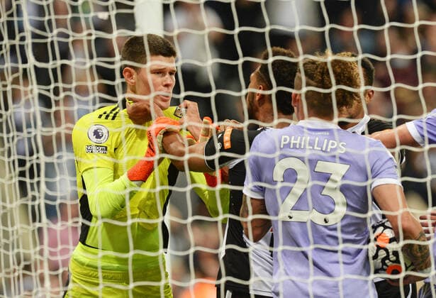 Bilder des Jahres 2021, Sport 09 September Sport Themen der Woche KW37 Sport Bilder des Tages Mandatory Credit: Photo by Richard Lee Shutterstock (12448508ae) Joelinton of Newcastle United clashes with Illan Meslier of Leeds United Newcastle United v Leeds United, Premier League, Football, St James Park, Newcastle, UK - 17 Sep 2021 EDITORIAL USE ONLY No use with unauthorised audio, video, data, fixture lists, club league logos or live services. Online in-match use limited to 120 images, no video emulation. No use in betting, games or single club league player publications. Newcastle United v Leeds United, Premier League, Football, St James Park, Newcastle, UK - 17 Sep 2021 EDITORIAL USE ONLY No use with unauthorised audio, video, data, fixture lists, club league logos or live services. Online in-match use limited to 120 images, no video emulation. No use in betting, games or single club league player publications.  Copyright: xRichardxLee Shutterstockx 12448508ae