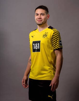 Raphael Guerreiro; Borussia Dortmund; 1.BL, Porträttermin 2021 2022 Foto: BVB A.Simoes via TEAM2sportphoto Borussia Dortmund Porträt 2021 2022 Team2