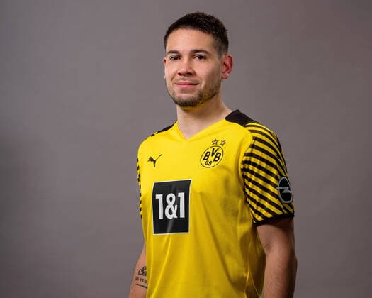 Raphael Guerreiro; Borussia Dortmund; 1.BL, Porträttermin 2021 2022 Foto: BVB A.Simoes via TEAM2sportphoto Borussia Dortmund Porträt 2021 2022 Team2