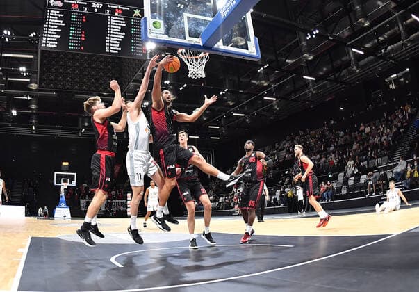 18.09.2021 - Basketball - Saison 2021 2022 - 2. Bundesliga Pro-A - 01. Spieltag: Nürnberg Falcons Basketball Club NBC - Artland Dragonss - OGo - Symbolbild Symbolfoto Feature Impression