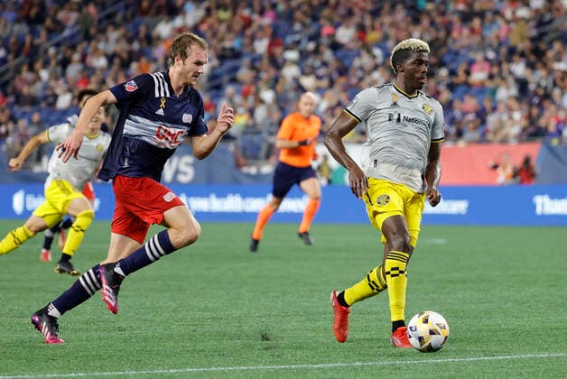 FOXBOROUGH, MA - SEPTEMBER 18: Columbus Crew forward Gyasi Zardes (11) chased by New England Revolution defender Henry Kessler (4) during a match between the New England Revolution and the Columbus Crew SC on September 18, 2021, at Gillette Stadium in Foxborough, Massachusetts. (Photo by Fred Kfoury III Icon Sportswire) SOCCER: SEP 18 MLS, Fussball Herren, USA - Columbus Crew SC at New England Revolution Icon482210918026