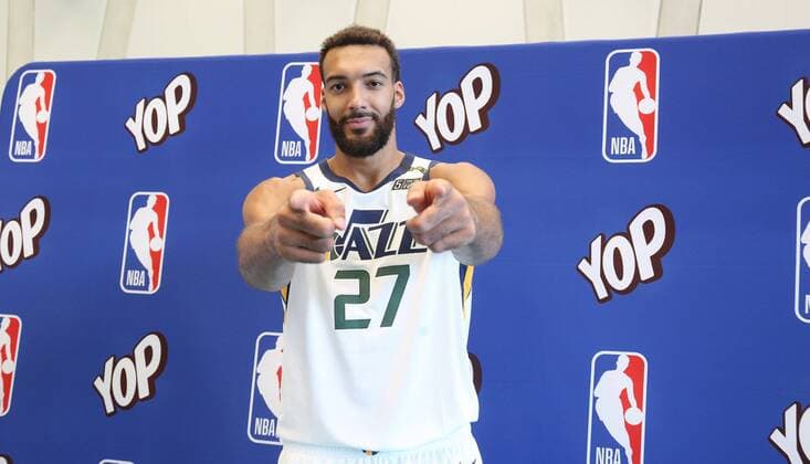 Sport Bilder des Tages Clinic Rudy Gobert YOP Change le Game en presence de Rudy Gobert au Gymnase Lippmann basket-ball: Clinic Rudy Gobert - YOP - 19 09 2021 JonathanRebboah Panoramic 