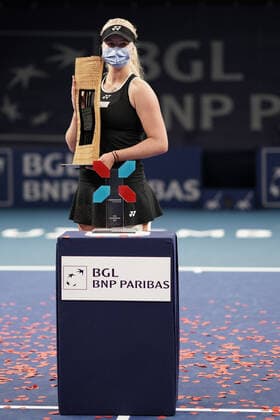 Tennis WTA, Tennis Damen Turnier Luxemburg BGLBNPParibas Open 2021, 19.09.2021, Tennis WTA Turnier Luxemburg, BGLBNPParibas Open 2021, BGL BNP Paribas Open, 2021, Luxemburg, Kockelscheuer, CK Sportcenter, Finale, Einzel, Finale Dameneinzel vl: Clara Tauson (Daenemark, Dänemark, DEN) Siegerin, Gewinnerin des Turniers 2021 mit Trophaee