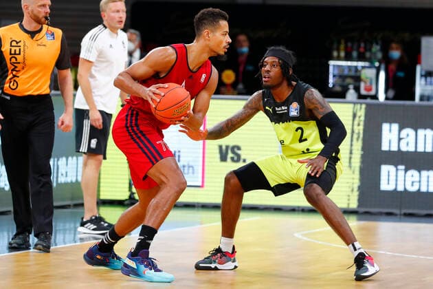 Basketball expert Jakob Cup 2021 in der Oberfrankenhalle in Bayreuth Saison 2021-2022 Medi Bayreuth gegen SIG Strasbourg
