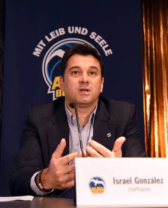 Basketball, Herren, Saison 2021 2022, Alba Berlin, Saisoneröffnungs-Pressekonferenz, Trainer Israel Gonzalez (Alba Berlin), 21.09. 2021, Copyright: xSebastianxRäppold MatthiasxKochx
