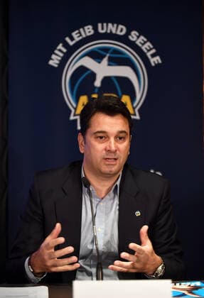 Basketball, Herren, Saison 2021 2022, Alba Berlin, Saisoneröffnungs-Pressekonferenz, Trainer Israel Gonzalez (Alba Berlin), 21.09. 2021, Copyright: xSebastianxRäppold MatthiasxKochx