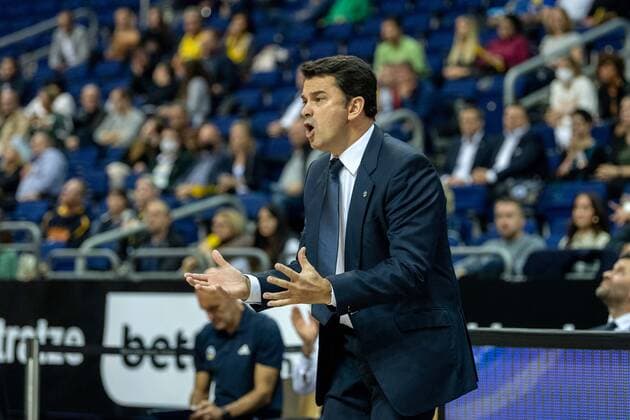 Basketball Berlin 23.09.2021 Saison 2021 2022 1. Bundesliga easyCredit BBL Alba Berlin - Telekom Baskets Bonn Israel Gonzalez (Alba Berlin, Trainer)