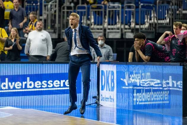 Basketball Berlin 23.09.2021 Saison 2021 2022 1. Bundesliga easyCredit BBL Alba Berlin - Telekom Baskets Bonn Tuomas Iisalo (Bonn, Trainer)