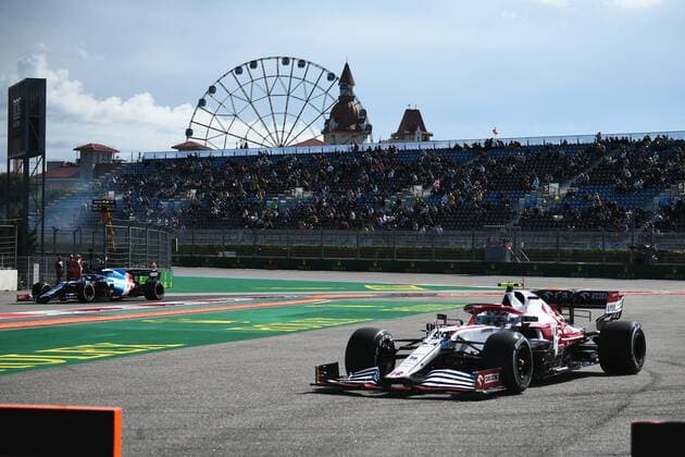 6657931 24.09.2021 Romeo s Antonio Giovinazzi steers his car during a practice session of the 2021 Formula One Russian Grand Prix at the Sochi Autodrom in Sochi, Russia. Formula One Russian Grand Prix will be held in Sochi from 24 to 26 September. Vladimir Astapkovich Sputnik Russia Motor Formula 1 First Free Practice  46f5105362d2f33e