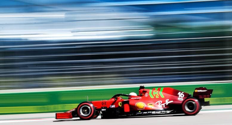 6658016 24.09.2021 Ferrari s Charles Leclerc steers his car during a practice session of the 2021 Formula One Russian Grand Prix at the Sochi Autodrom in Sochi, Russia. Formula One Russian Grand Prix will be held in Sochi from 24 to 26 September. Vladimir Astapkovich Sputnik Russia Motor Formula 1 Second Free Practice  51facb266e41b72e