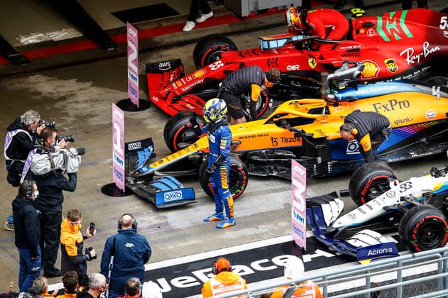 NORRIS Lando (gbr), McLaren MCL35M, portrait celebrates his pole position during the Formula 1 VTB Russian Grand Prix 2021, 15th round of the 2021 FIA Formula One World Championship, WM, Weltmeisterschaft from September 24 to 26, 2021 on the Sochi Autodrom, in Sochi, Russia - Photo Xavi Bonilla DPPI FORMULE 1 : Grand prix de Russie - Sotchi - 25 09 2021 DPPI PANORAMIC  _B3_3642