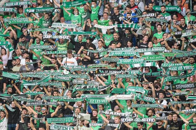 Supporters de l equipe Saint Etienne - ambiance - FOOTBALL : Saint Etienne vs Nice - Ligue 1 - Saint Etienne - 25 09 2021 FedericoPestellini Panoramic 