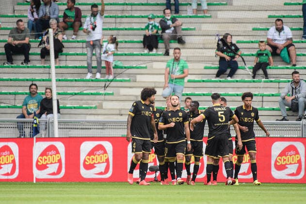Joie des joueurs de l equipe Nice apres le but de Amine GOUIRI ( 11 - Nice ) - FOOTBALL : Saint Etienne vs Nice - Ligue 1 - Saint Etienne - 25 09 2021 FedericoPestellini Panoramic 