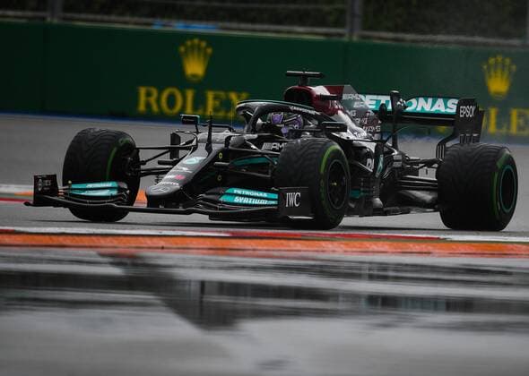 6659304 25.09.2021 British Formula One driver Lewis Hamilton of Mercedes-AMG Petronas competes in the qualifying session of the 2021 Formula One Russian Grand Prix at the Sochi Autodrom in Sochi, Russia. Vladimir Astapkovich Sputnik Russia Motor Formula 1 Qualification  c7c2a3ae7b3628ab