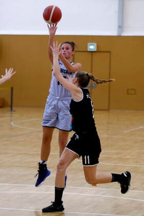 25.09.2021, 2. Toyota Damen Basketball Bundesliga Nord, DBBL, Saison 2021 2022, Damen, Chemcats Chemnitz - TG Neuss Tigers Jessica Kluge, ChemCats Chemnitz Chemnitz Sporthalle am Schlossteich Sachsen Germany