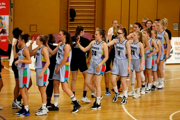 25.09.2021, 2. Toyota Damen Basketball Bundesliga Nord, DBBL, Saison 2021 2022, Damen, Chemcats Chemnitz - TG Neuss Tigers Schlussjubel bei den ChemCats Chemnitz Sporthalle am Schlossteich Sachsen Germany
