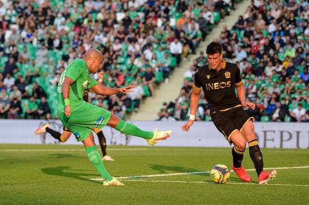 Fußball, AS St. Etienne - OGC Nizza Wahbi Khazri ( 10 - Saint Etienne ) - Flavius DANILIUC ( 5 - Nice ) - FOOTBALL : Saint Etienne vs Nice - Ligue 1 - Saint Etienne - 25 09 2021 FedericoPestellini Panoramic 