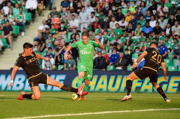 Romain Hamouma ( 21 - Saint Etienne ) - Flavius DANILIUC ( 5 - Nice ) - Youcef ATAL ( 20 - Nice ) - FOOTBALL : Saint Etienne vs Nice - Ligue 1 - Saint Etienne - 25 09 2021 FedericoPestellini Panoramic 