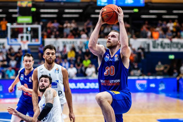 BB-1BL Syntainics MBC - MLP Academics Heidelberg Jakub Garbacz ( 30 Syntainics MBC) waehrend der Begegnung Saison 2021-2022 (Herren) in der EasyCredit Bundesliga zwischen Syntainics MBC und MLP Academics Heidelberg in der Stadthalle Weissenfels am 25. September 2021 in Weissenfels, Sachsen Anhalt, Deutschland