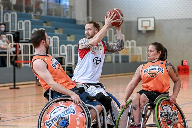 1. Rollstuhl Basketball-Bundesliga, RBC Koeln99ers vs. ING Skyweehlers, 25.09.2021 Joe Bestwick (RBC Koeln99ers 8), 1. Rollstuhl Basketball-Bundesliga, RBC Koeln99ers vs. ING Skyweehlers am 25.09.2021 im Sporthalle Bergischer Ring, Koeln (Nordrhein-Westfalen) Copyright: xBEAUTIFULxSPORTS Mueller-Laschetx