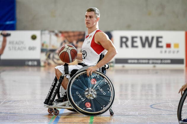 Rollstuhlbasketball, RBC Köln 99ers - ING Skywheelers Frankfurt 1. Rollstuhl Basketball-Bundesliga, RBC Koeln99ers vs. ING Skyweehlers, 25.09.2021 Alexander Keiser (RBC Koeln99ers 19), 1. Rollstuhl Basketball-Bundesliga, RBC Koeln99ers vs. ING Skyweehlers am 25.09.2021 im Sporthalle Bergischer Ring, Koeln (Nordrhein-Westfalen) Copyright: xBEAUTIFULxSPORTS Mueller-Laschetx