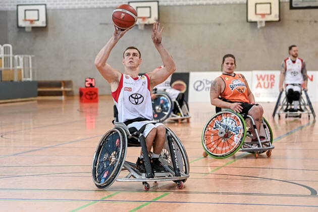 Rollstuhlbasketball, RBC Köln 99ers - ING Skywheelers Frankfurt 1. Rollstuhl Basketball-Bundesliga, RBC Koeln99ers vs. ING Skyweehlers, 25.09.2021 Alexander Keiser (RBC Koeln99ers 19), 1. Rollstuhl Basketball-Bundesliga, RBC Koeln99ers vs. ING Skyweehlers am 25.09.2021 im Sporthalle Bergischer Ring, Koeln (Nordrhein-Westfalen) Copyright: xBEAUTIFULxSPORTS Mueller-Laschetx