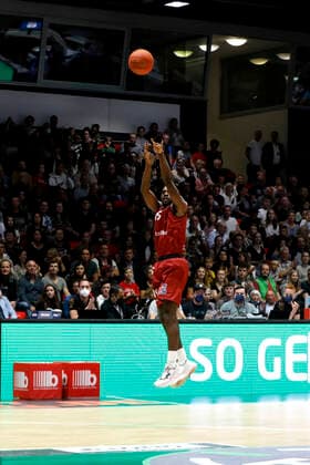 25.09.2021, easyCredit Basketball Bundesliga, BBL, Saison 2021 2022, Herren, Chemnitz Niners - EWE Baskets Oldenburg Frantz Massenat, Niners Chemnitz Chemnitz Messe Chemnitz Sachsen Germany