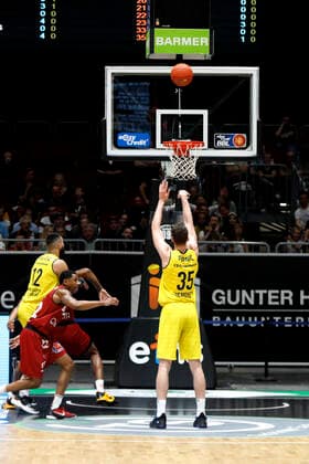 25.09.2021, easyCredit Basketball Bundesliga, BBL, Saison 2021 2022, Herren, Chemnitz Niners - EWE Baskets Oldenburg Alen Pjanic, EWE Baskets Oldenburg Chemnitz Messe Chemnitz Sachsen Germany