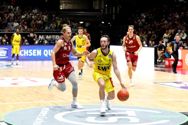 25.09.2021, easyCredit Basketball Bundesliga, BBL, Saison 2021 2022, Herren, Chemnitz Niners - EWE Baskets Oldenburg Max Heidegger, EWE Baskets Oldenburg Chemnitz Messe Chemnitz Sachsen Germany