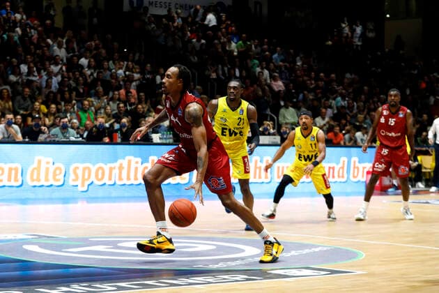 25.09.2021, easyCredit Basketball Bundesliga, BBL, Saison 2021 2022, Herren, Chemnitz Niners - EWE Baskets Oldenburg Darion Atkins, Niners Chemnitz Chemnitz Messe Chemnitz Sachsen Germany