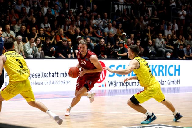 25.09.2021, easyCredit Basketball Bundesliga, BBL, Saison 2021 2022, Herren, Chemnitz Niners - EWE Baskets Oldenburg Mindaugas Susinskas, Niners Chemnitz Chemnitz Messe Chemnitz Sachsen Germany