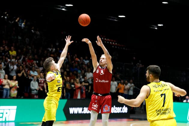 25.09.2021, easyCredit Basketball Bundesliga, BBL, Saison 2021 2022, Herren, Chemnitz Niners - EWE Baskets Oldenburg Malte Ziegenhagen, Niners Chemnitz Chemnitz Messe Chemnitz Sachsen Germany