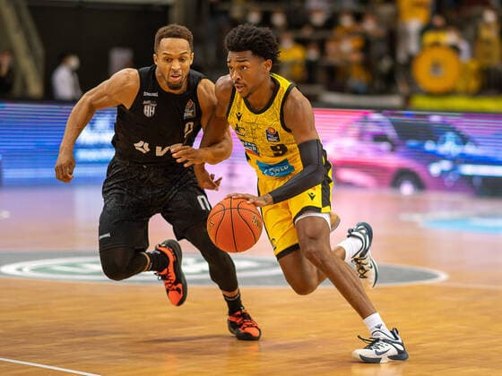Sport Bilder des Tages Jaylen Joseph Hands (MHP Riesen Ludwigsburg, 09), MHP Riesen vs. Hamburg Towers, Basketball, Bundesliga, easyCredit BBL, 1. Spieltag, Game-ID 25943, Spielzeit 2021 2022, 25.09.2021, MHP Riesen vs. Hamburg Towers, Basketball, Bundesliga, easyCredit BBL, 1. Spieltag, Game-ID 25943, Spielzeit 2021 2022, 25.09.2021 Ludwigsburg Copyright: xEibner-Pressefoto SaschaxWaltherx EP_swa