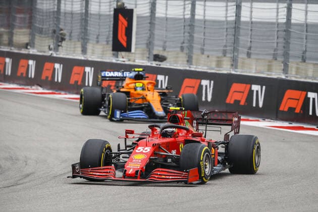 55 SAINZ Carlos (spa), Scuderia Ferrari SF21, action and 04 NORRIS Lando (gbr), McLaren MCL35M during the Formula 1 VTB Russian Grand Prix 2021, 15th round of the 2021 FIA Formula One World Championship, WM, Weltmeisterschaft from September 24 to 26, 2021 on the Sochi Autodrom, in Sochi, Russia - Photo Xavi Bonilla DPPI FORMULE 1 : Grand prix de Russie - Sotchi - 26 09 2021 DPPI PANORAMIC  _B2_5220