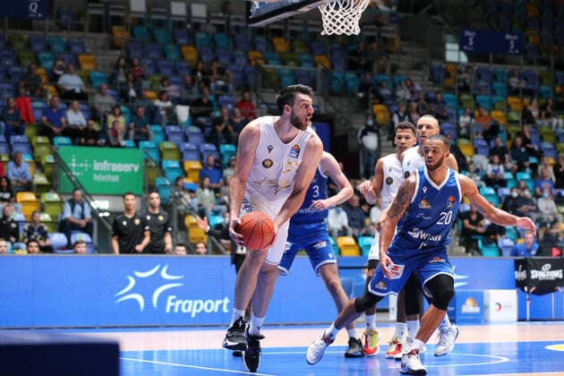 Klassen Owen,(Basketball Loewen Braunschweig, 5), Moore Rasheed,(Fraport Skyliners, 20), , GER,Basketball, BBL,Saison 2021 22,1. Spieltag,26.09.2021, Frankfurt Copyright: xEibner-Pressefoto UlrichxScherbaumx EP_usm