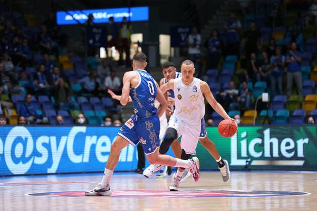 Wank Lukas,(Fraport Skyliners, 0),Amaize Romin,(Basketball Loewen Braunschweig, 21), , GER,Basketball, BBL,Saison 2021 22,1. Spieltag,26.09.2021, Frankfurt Copyright: xEibner-Pressefoto UlrichxScherbaumx EP_usm
