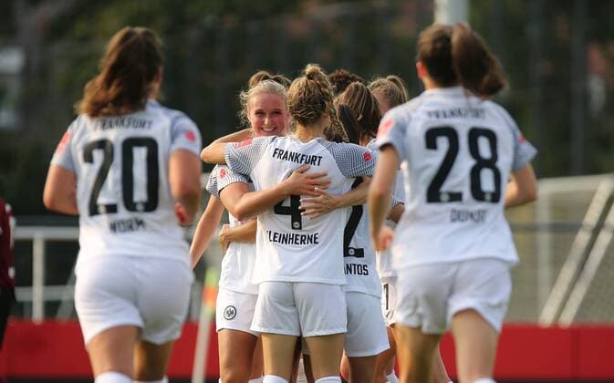26.09.2021, xcex, GER, Nuernberg, Frauenfussball, 1. Bundesliga, DFB Pokal, Runde 2, Saison 2021 2022, 1. FC Nuernberg - Eintracht Frankfurt Frauen (SGE), Torjubel, Jubel, Goal celebration Eintracht Frankfurt DFL regulations prohibit any use of photographs as image sequences and or quasi-video