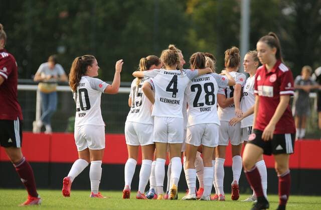 26.09.2021, xcex, GER, Nuernberg, Frauenfussball, 1. Bundesliga, DFB Pokal, Runde 2, Saison 2021 2022, 1. FC Nuernberg - Eintracht Frankfurt Frauen (SGE), Torjubel, Jubel, Goal celebration Eintracht Frankfurt DFL regulations prohibit any use of photographs as image sequences and or quasi-video