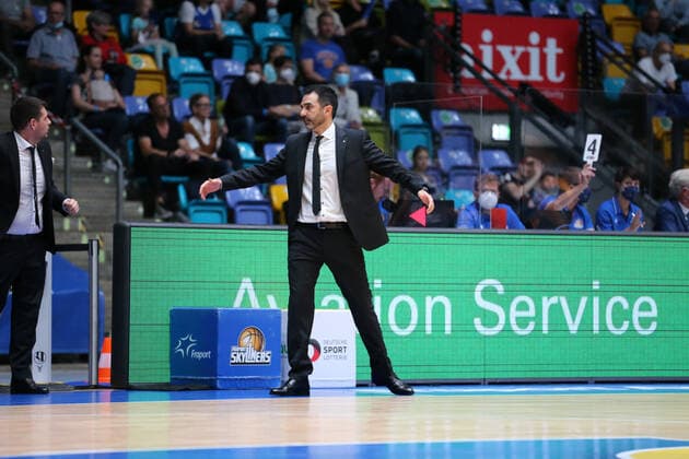Ramirez Jesus,(Trainer Loewen Braunschweig), , GER,Basketball, BBL,Saison 2021 22,1. Spieltag,26.09.2021, Frankfurt Copyright: xEibner-Pressefoto UlrichxScherbaumx EP_usm