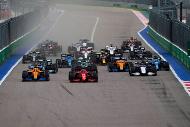 Start, 4 Lando Norris (GBR, McLaren F1 Team), 55 Carlos Sainz (ESP, Scuderia Ferrari Mission Winnow), 63 George Russell (GBR, Williams Racing), F1 Grand Prix of Russia at Sochi Autodrom on September 26, 2021 in Sochi, Russia. (Photo by HOCH ZWEI) Sochi Russia