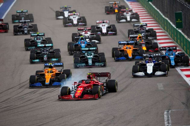 Start, 4 Lando Norris (GBR, McLaren F1 Team), 55 Carlos Sainz (ESP, Scuderia Ferrari Mission Winnow), 63 George Russell (GBR, Williams Racing), F1 Grand Prix of Russia at Sochi Autodrom on September 26, 2021 in Sochi, Russia. (Photo by HOCH ZWEI) Sochi Russia